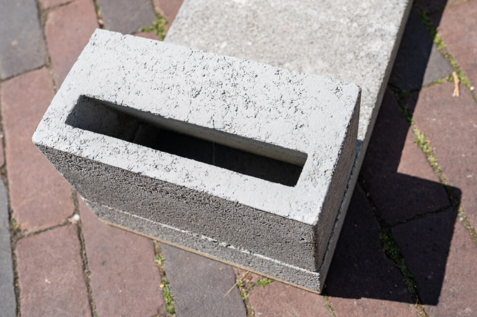 Foto's van het isoleren van panden, het inbouwen van verblijfsplaatsen en nestkasten voor vleermuizen, huismussen en gierzwaluwen